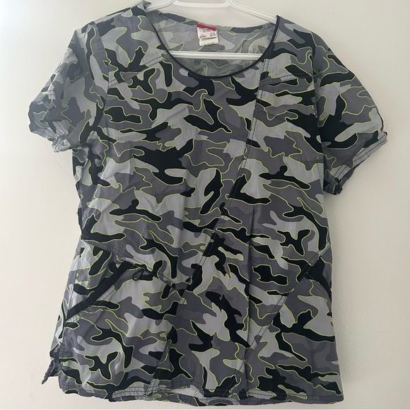 Dickies Camo Scrub Top Medium - Picture 1 of 3